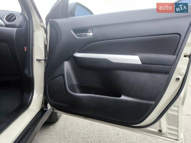 Серый Сузуки Витара, объемом двигателя 1.59 л и пробегом 130 тыс. км за 17500 $, фото 30 на Automoto.ua