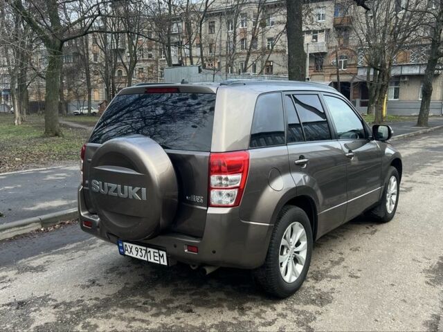 Серый Сузуки Витара, объемом двигателя 2.4 л и пробегом 120 тыс. км за 9800 $, фото 4 на Automoto.ua