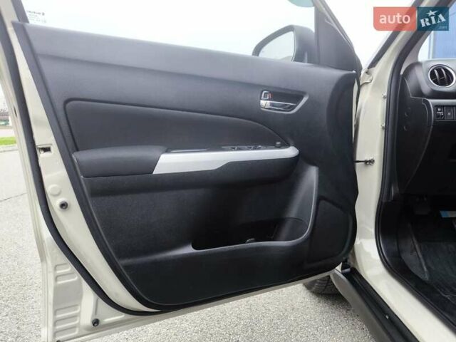 Серый Сузуки Витара, объемом двигателя 1.59 л и пробегом 130 тыс. км за 17500 $, фото 24 на Automoto.ua