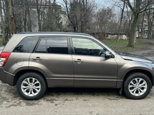 Серый Сузуки Витара, объемом двигателя 2.4 л и пробегом 120 тыс. км за 9800 $, фото 7 на Automoto.ua