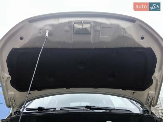 Серый Сузуки Витара, объемом двигателя 1.59 л и пробегом 130 тыс. км за 17500 $, фото 42 на Automoto.ua