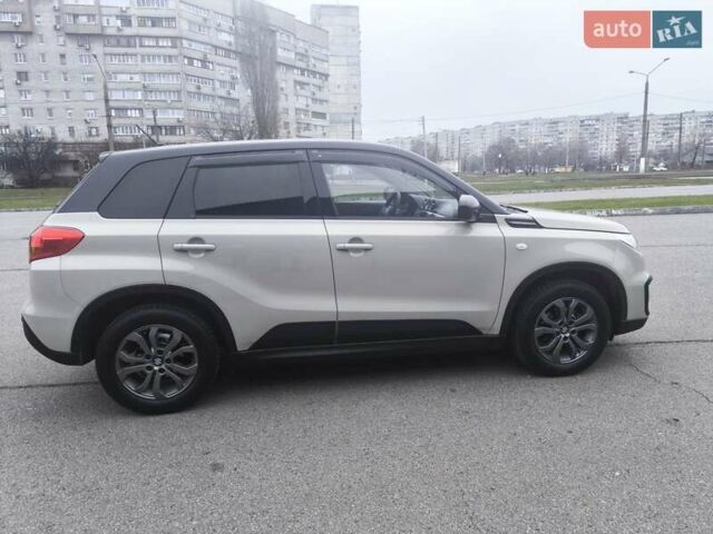 Серый Сузуки Витара, объемом двигателя 1.59 л и пробегом 130 тыс. км за 17500 $, фото 7 на Automoto.ua