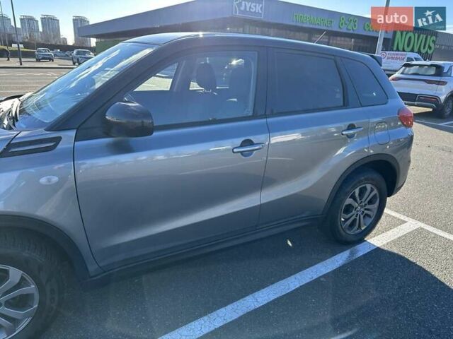 Серый Сузуки Витара, объемом двигателя 1.59 л и пробегом 158 тыс. км за 14800 $, фото 4 на Automoto.ua