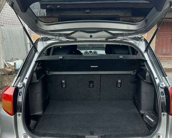 Сірий Сузукі Вітара, об'ємом двигуна 1.59 л та пробігом 124 тис. км за 13500 $, фото 6 на Automoto.ua