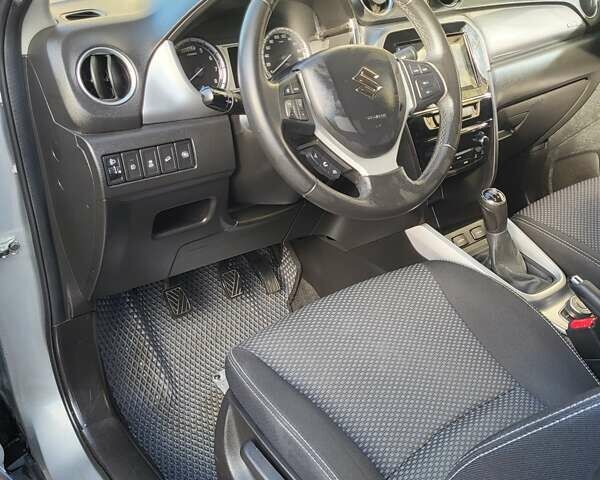 Сірий Сузукі Вітара, об'ємом двигуна 1.59 л та пробігом 103 тис. км за 13500 $, фото 16 на Automoto.ua