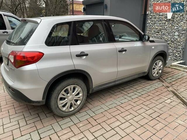 Серый Сузуки Витара, объемом двигателя 1.59 л и пробегом 44 тыс. км за 15000 $, фото 2 на Automoto.ua
