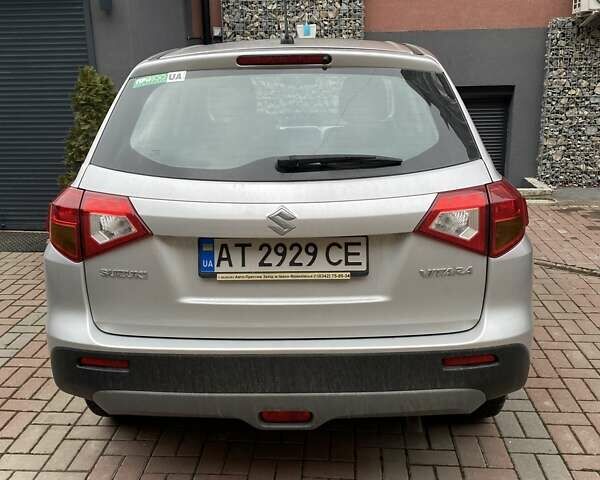 Серый Сузуки Витара, объемом двигателя 1.59 л и пробегом 44 тыс. км за 15000 $, фото 5 на Automoto.ua