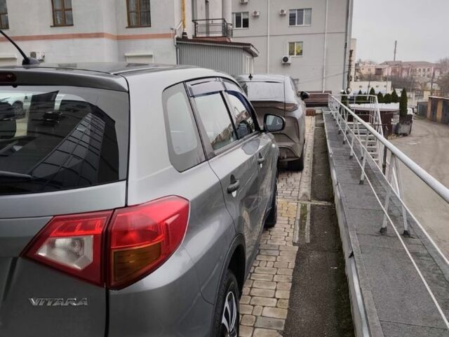 Сірий Сузукі Вітара, об'ємом двигуна 1.6 л та пробігом 240 тис. км за 11500 $, фото 4 на Automoto.ua