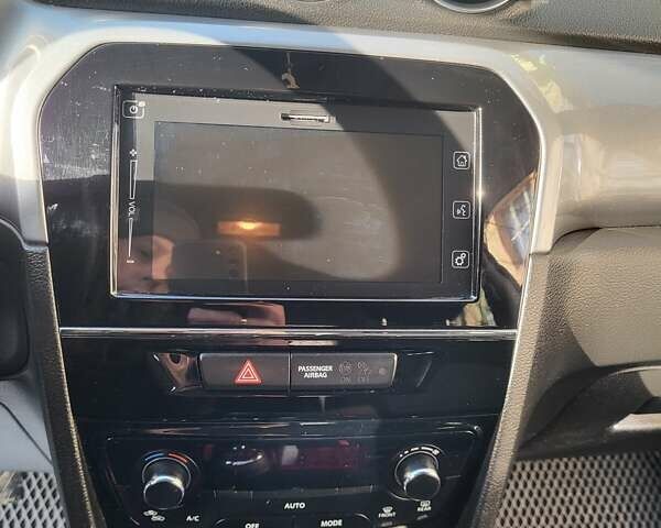 Сірий Сузукі Вітара, об'ємом двигуна 1.59 л та пробігом 103 тис. км за 13500 $, фото 7 на Automoto.ua