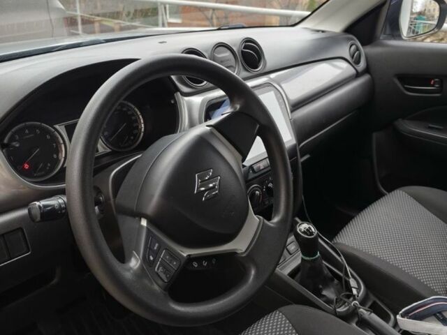 Сірий Сузукі Вітара, об'ємом двигуна 1.6 л та пробігом 240 тис. км за 11500 $, фото 5 на Automoto.ua