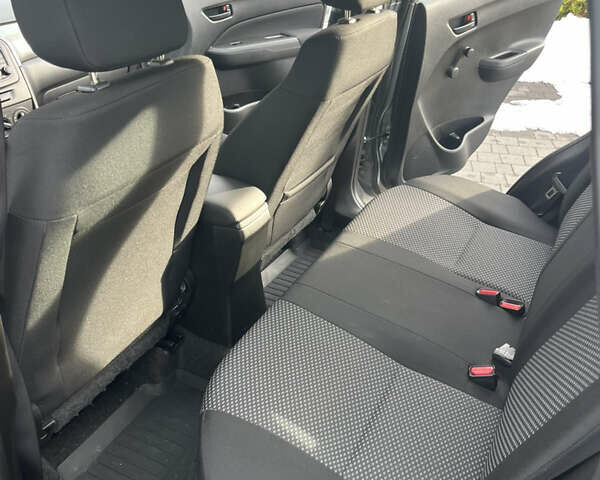 Серый Сузуки Витара, объемом двигателя 1.59 л и пробегом 86 тыс. км за 15400 $, фото 22 на Automoto.ua