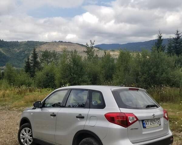 Серый Сузуки Витара, объемом двигателя 1.59 л и пробегом 44 тыс. км за 15000 $, фото 1 на Automoto.ua