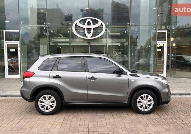 Серый Сузуки Витара, объемом двигателя 1.59 л и пробегом 143 тыс. км за 14308 $, фото 15 на Automoto.ua