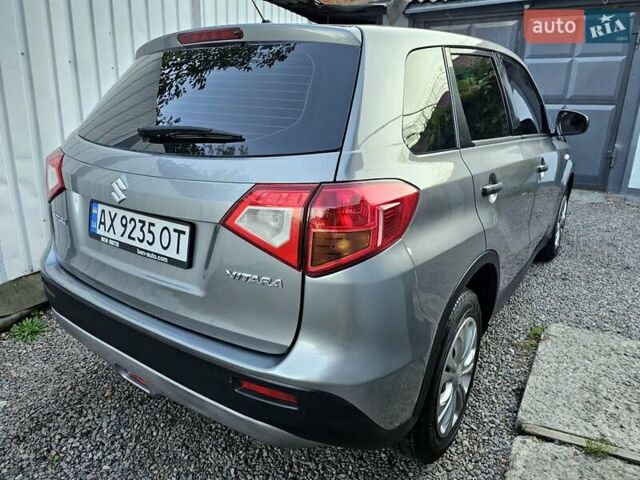 Серый Сузуки Витара, объемом двигателя 1.59 л и пробегом 147 тыс. км за 14444 $, фото 4 на Automoto.ua