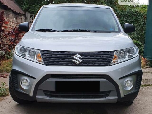 Серый Сузуки Витара, объемом двигателя 1.6 л и пробегом 70 тыс. км за 15000 $, фото 1 на Automoto.ua