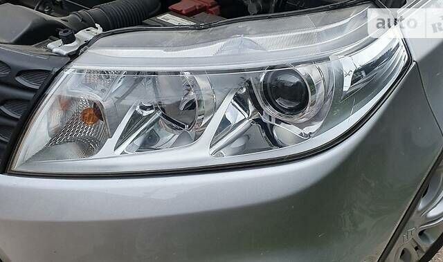 Серый Сузуки Витара, объемом двигателя 1.6 л и пробегом 70 тыс. км за 15000 $, фото 5 на Automoto.ua