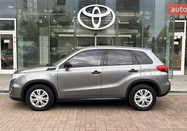 Серый Сузуки Витара, объемом двигателя 1.59 л и пробегом 143 тыс. км за 14308 $, фото 2 на Automoto.ua