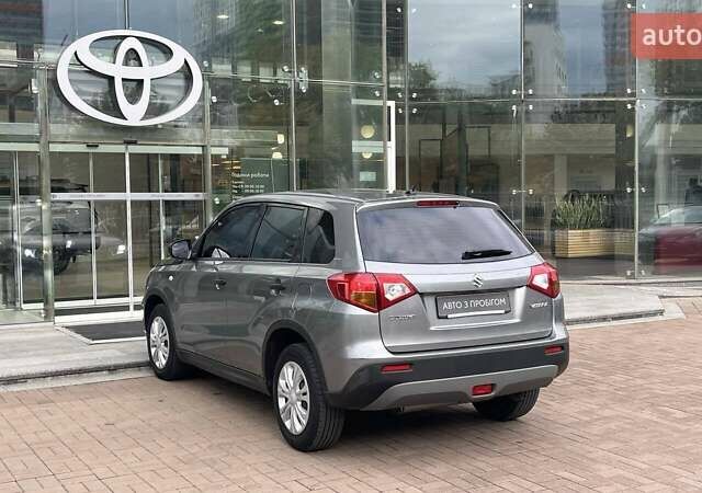 Серый Сузуки Витара, объемом двигателя 1.59 л и пробегом 143 тыс. км за 14308 $, фото 1 на Automoto.ua