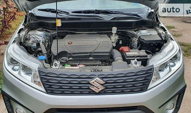 Серый Сузуки Витара, объемом двигателя 1.6 л и пробегом 70 тыс. км за 15000 $, фото 7 на Automoto.ua