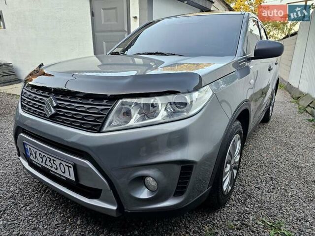 Серый Сузуки Витара, объемом двигателя 1.59 л и пробегом 147 тыс. км за 14444 $, фото 2 на Automoto.ua