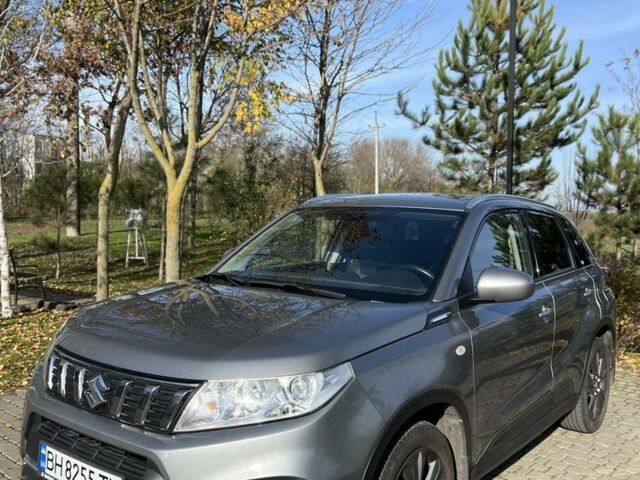 Серый Сузуки Витара, объемом двигателя 1 л и пробегом 50 тыс. км за 15300 $, фото 3 на Automoto.ua