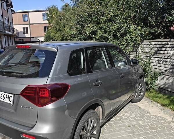 Серый Сузуки Витара, объемом двигателя 1 л и пробегом 73 тыс. км за 12500 $, фото 2 на Automoto.ua