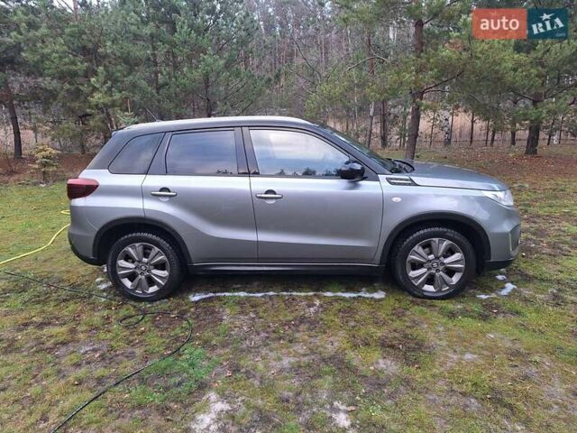 Сірий Сузукі Вітара, об'ємом двигуна 1 л та пробігом 88 тис. км за 17000 $, фото 2 на Automoto.ua