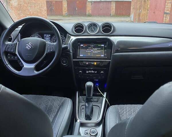 Сірий Сузукі Вітара, об'ємом двигуна 1.37 л та пробігом 88 тис. км за 19500 $, фото 3 на Automoto.ua