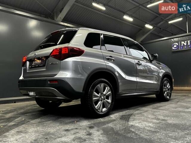 Серый Сузуки Витара, объемом двигателя 1 л и пробегом 58 тыс. км за 17900 $, фото 24 на Automoto.ua