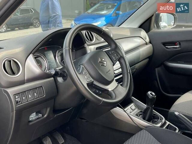 Серый Сузуки Витара, объемом двигателя 1 л и пробегом 103 тыс. км за 17300 $, фото 29 на Automoto.ua