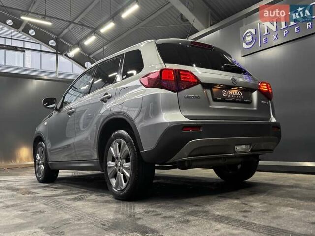 Серый Сузуки Витара, объемом двигателя 1 л и пробегом 58 тыс. км за 17900 $, фото 2 на Automoto.ua