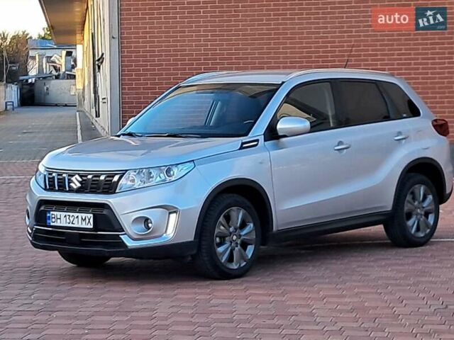 Серый Сузуки Витара, объемом двигателя 1.37 л и пробегом 17 тыс. км за 18600 $, фото 4 на Automoto.ua