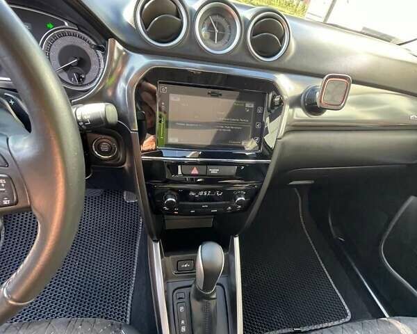 Сірий Сузукі Вітара, об'ємом двигуна 1.4 л та пробігом 64 тис. км за 19300 $, фото 52 на Automoto.ua