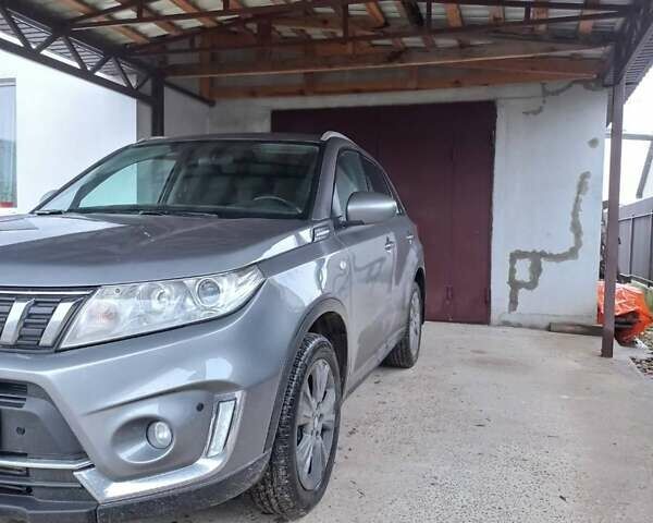 Серый Сузуки Витара, объемом двигателя 1.37 л и пробегом 60 тыс. км за 13700 $, фото 1 на Automoto.ua