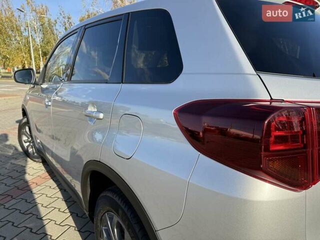 Серый Сузуки Витара, объемом двигателя 1.59 л и пробегом 39 тыс. км за 19900 $, фото 12 на Automoto.ua