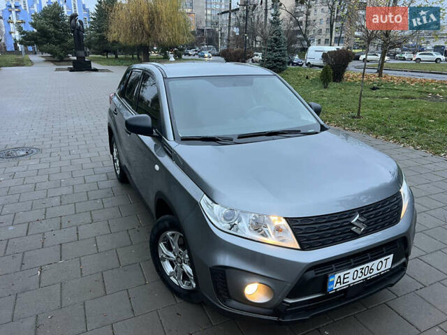 Сірий Сузукі Вітара, об'ємом двигуна 1.59 л та пробігом 11 тис. км за 19900 $, фото 5 на Automoto.ua