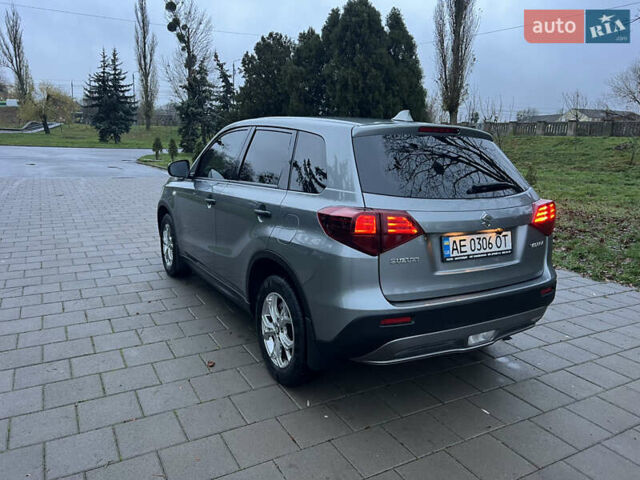 Сірий Сузукі Вітара, об'ємом двигуна 1.59 л та пробігом 11 тис. км за 19900 $, фото 6 на Automoto.ua