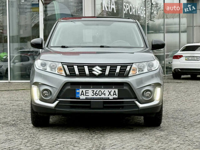 Сірий Сузукі Вітара, об'ємом двигуна 1.59 л та пробігом 35 тис. км за 19500 $, фото 2 на Automoto.ua