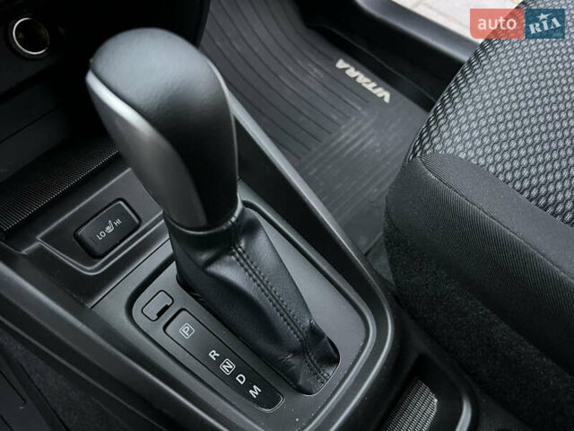 Сірий Сузукі Вітара, об'ємом двигуна 1.59 л та пробігом 11 тис. км за 19900 $, фото 31 на Automoto.ua