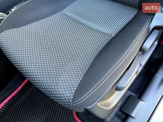 Серый Сузуки Витара, объемом двигателя 1.59 л и пробегом 39 тыс. км за 19900 $, фото 41 на Automoto.ua