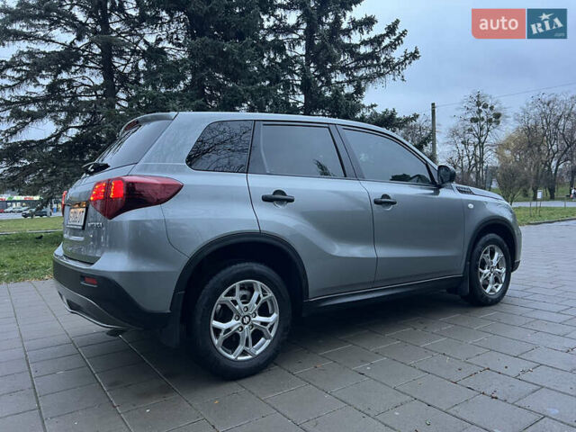 Сірий Сузукі Вітара, об'ємом двигуна 1.59 л та пробігом 11 тис. км за 19900 $, фото 13 на Automoto.ua