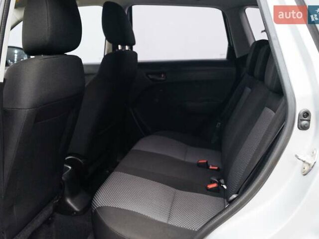 Сірий Сузукі Вітара, об'ємом двигуна 1.59 л та пробігом 86 тис. км за 15560 $, фото 8 на Automoto.ua