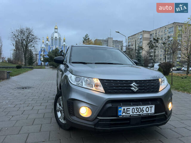 Сірий Сузукі Вітара, об'ємом двигуна 1.59 л та пробігом 11 тис. км за 19900 $, фото 1 на Automoto.ua