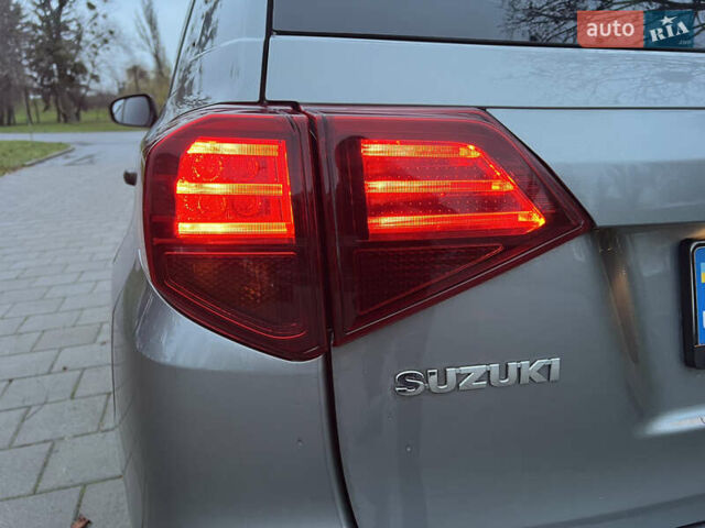 Серый Сузуки Витара, объемом двигателя 1.59 л и пробегом 11 тыс. км за 20400 $, фото 14 на Automoto.ua