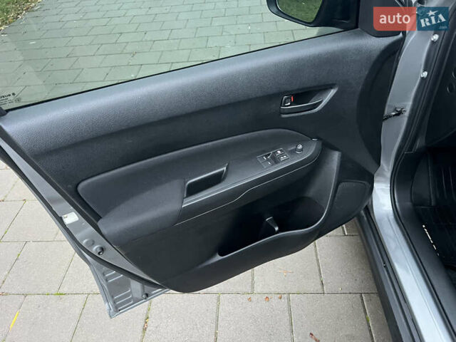 Серый Сузуки Витара, объемом двигателя 1.59 л и пробегом 11 тыс. км за 20400 $, фото 38 на Automoto.ua