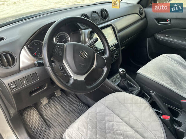 Серый Сузуки Витара, объемом двигателя 1.59 л и пробегом 66 тыс. км за 17999 $, фото 9 на Automoto.ua