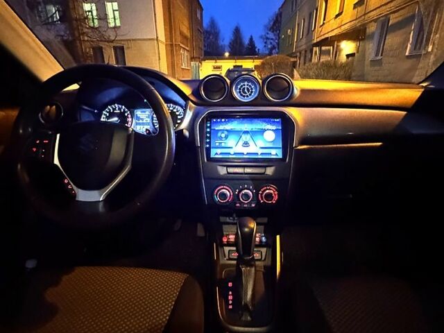 Серый Сузуки Витара, объемом двигателя 1.6 л и пробегом 90 тыс. км за 17000 $, фото 1 на Automoto.ua