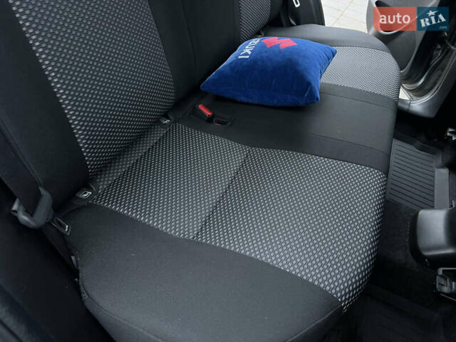 Сірий Сузукі Вітара, об'ємом двигуна 1.59 л та пробігом 11 тис. км за 19900 $, фото 41 на Automoto.ua