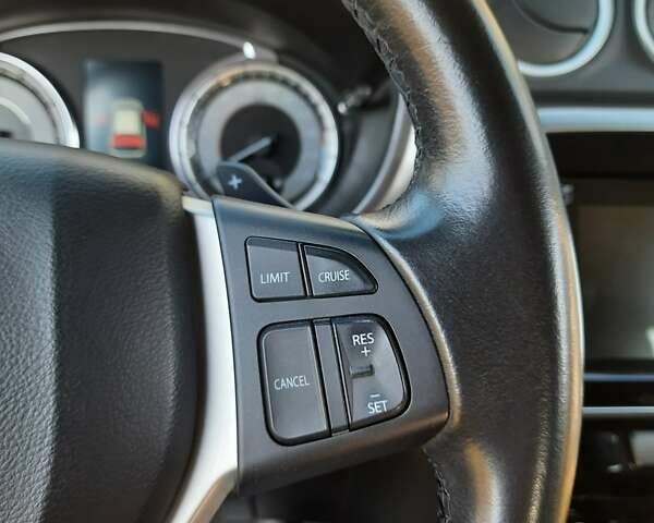 Сірий Сузукі Вітара, об'ємом двигуна 1.59 л та пробігом 35 тис. км за 19500 $, фото 10 на Automoto.ua