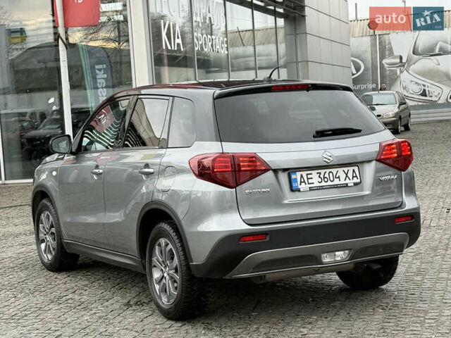 Сірий Сузукі Вітара, об'ємом двигуна 1.59 л та пробігом 35 тис. км за 19500 $, фото 7 на Automoto.ua